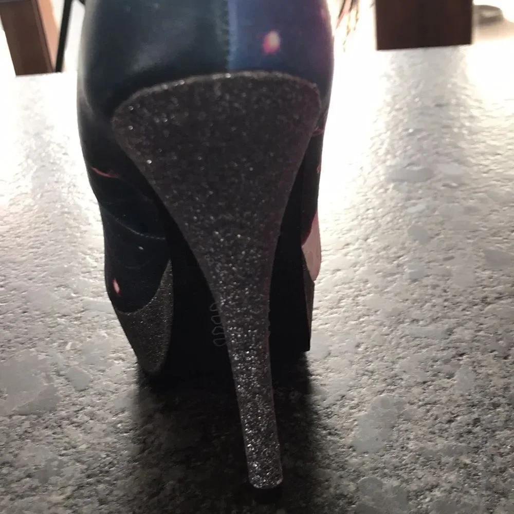 🌈Iron Fist Unicorn Platforms with rainbows 🌈 🌈 and diamonds 💎 💎 oh my! New